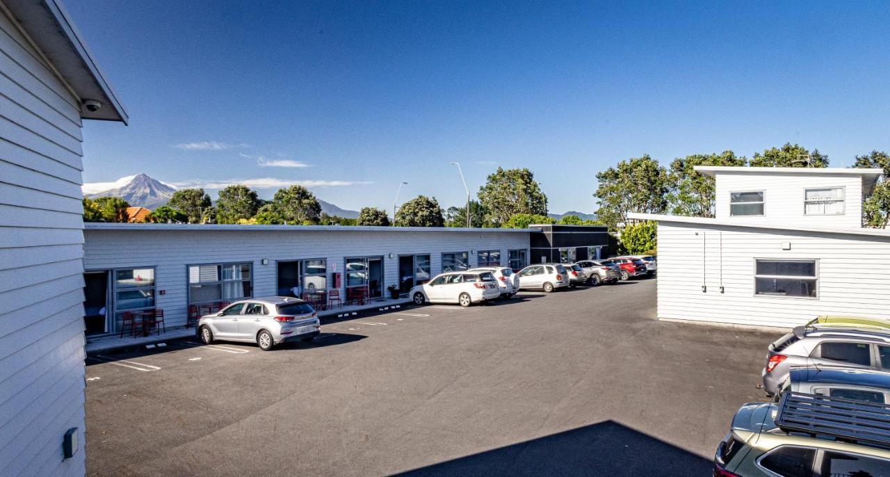 Pukekura Motor Lodge New Plymouth Esterno foto The school's main building